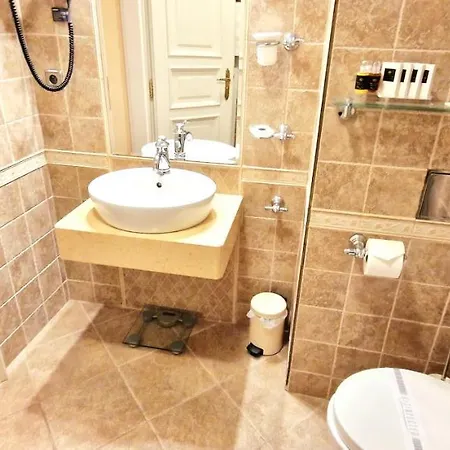 מלון General Boutique & Wellness 5*